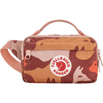 Kånken Graphics Hip Pack Chalk Rose-Hidden Animals One Size